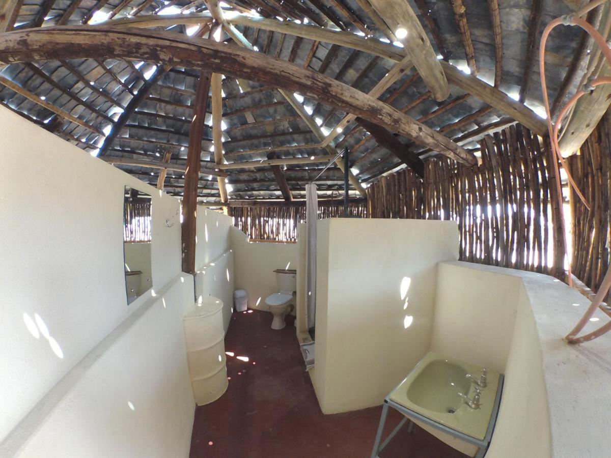 Rooiklip Camp Flintstone Apartamento Exterior foto