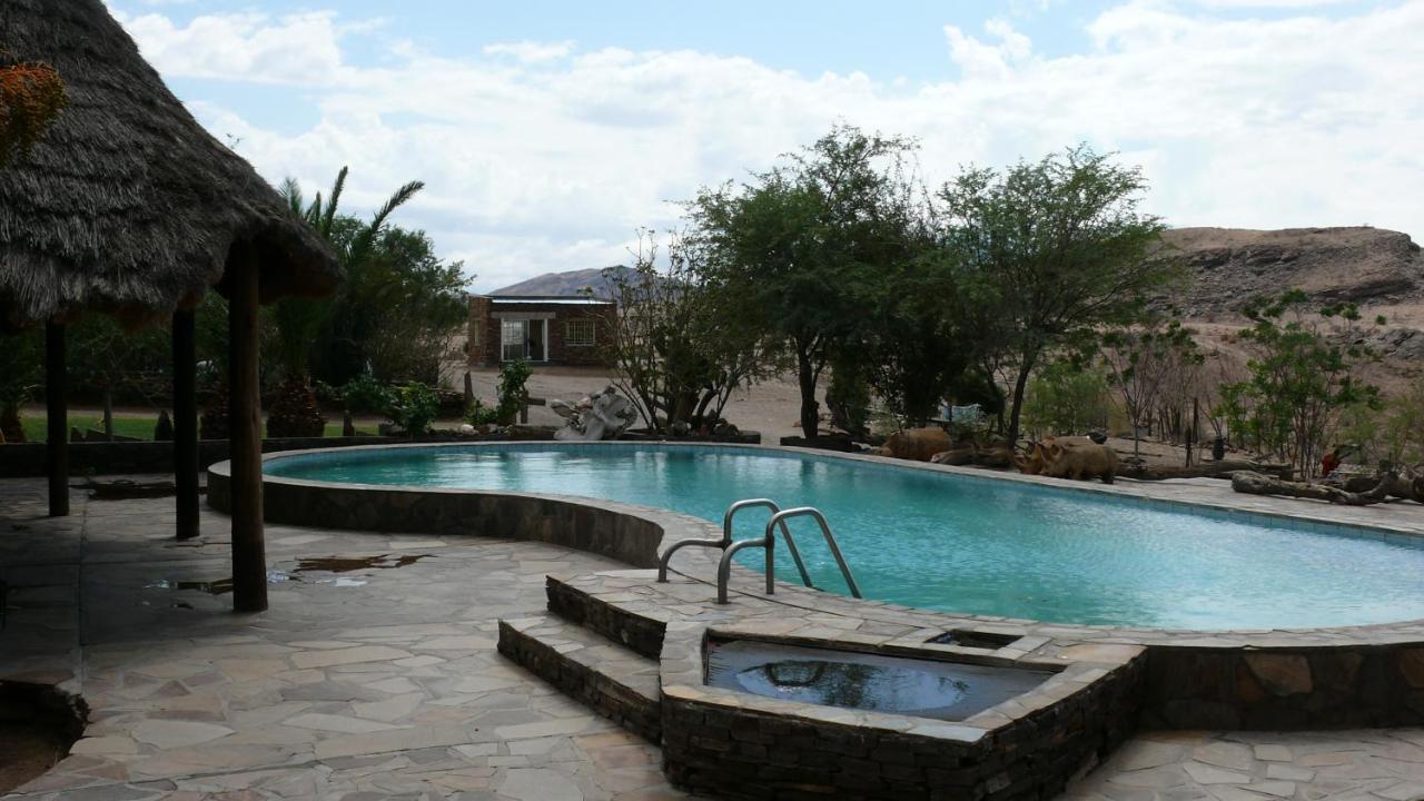 Rooiklip Camp Flintstone Apartamento Exterior foto
