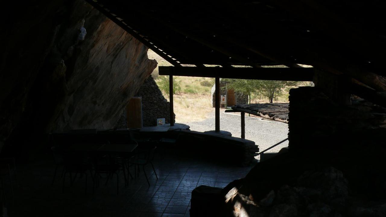 Rooiklip Camp Flintstone Apartamento Exterior foto